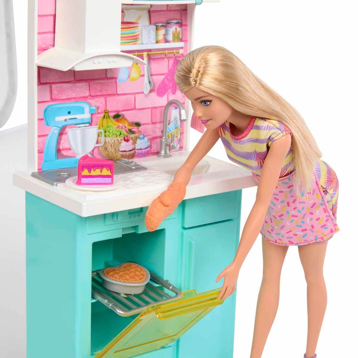 barbie-brooklyn-ve-malibu-pasta-yapiyor-oyun-seti-hjy94-3.jpg