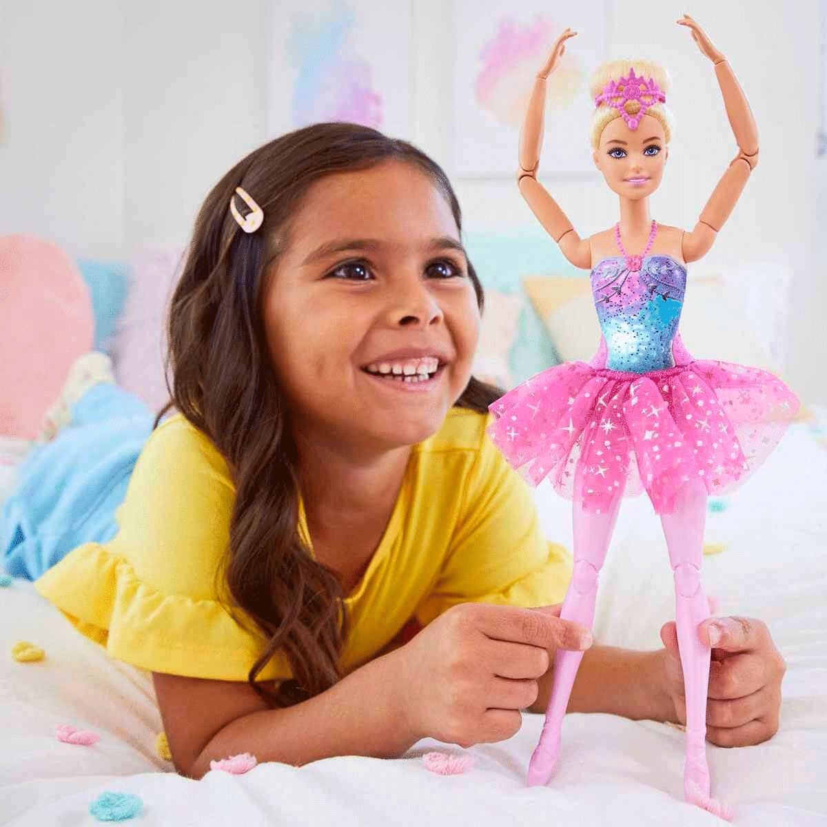 barbie-isiltili-balerin-bebek-hlc25-4.gif