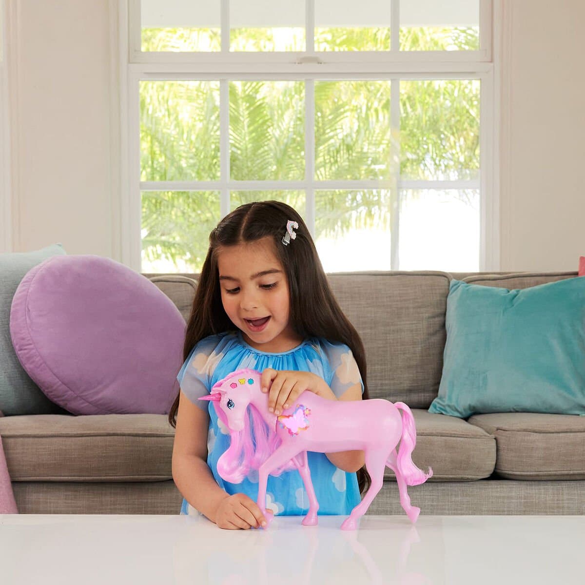 barbie-sesli-ve-isikli-tek-boynuzlu-ati-jcp78-4.jpg