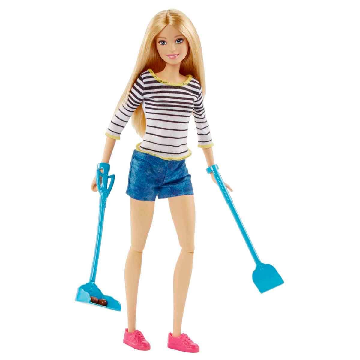 barbie-ve-tuvalet-egitimindeki-kopegi-dwj68-4.jpeg