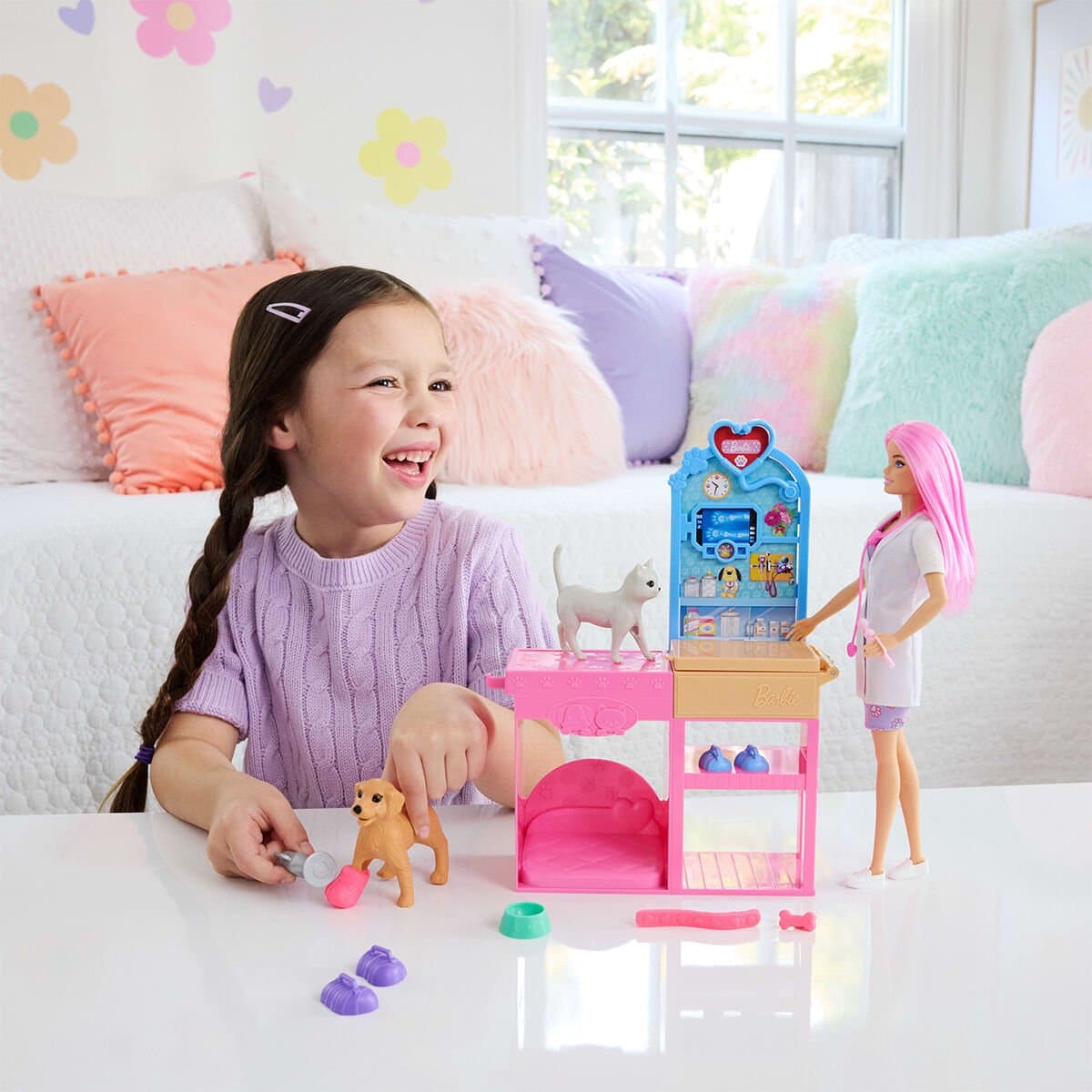 barbie-ve-veteriner-klinigi-ve-aksesuarlari-jfx93-.jpg