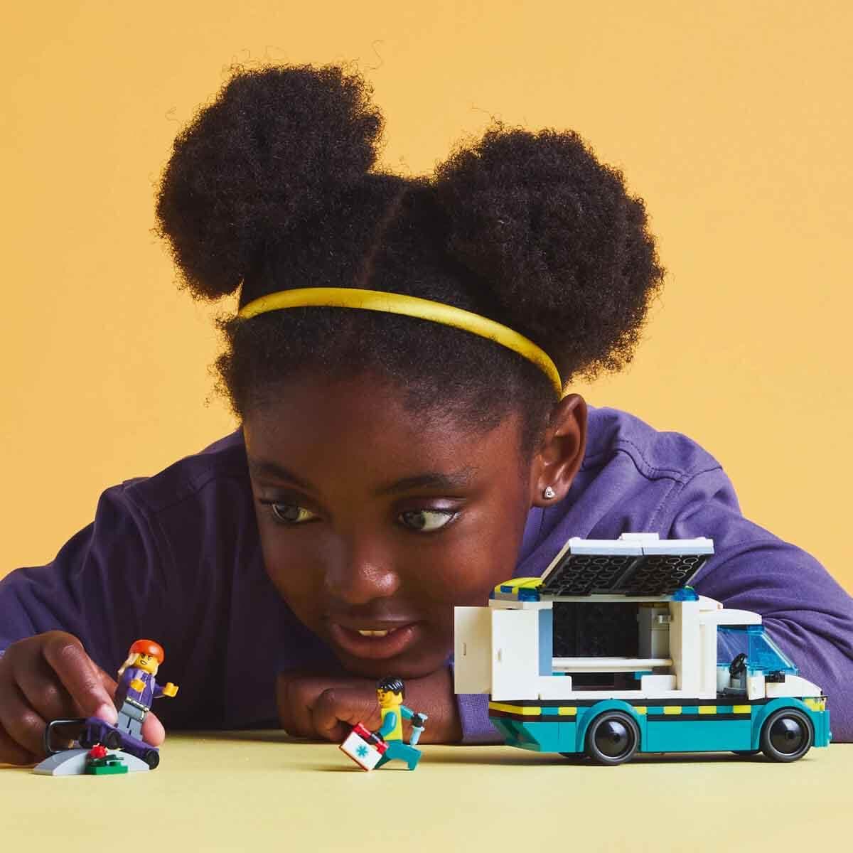 lego-city-acil-yardim-ambulansi-60451-184-parca-5.jpeg