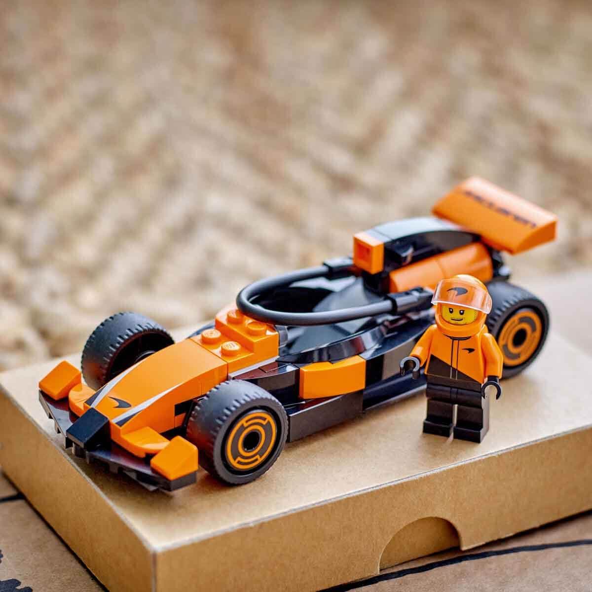 lego-city-mclaren-f1-yaris-arabasi-ve-surucu-60442-86-parca-6.jpeg